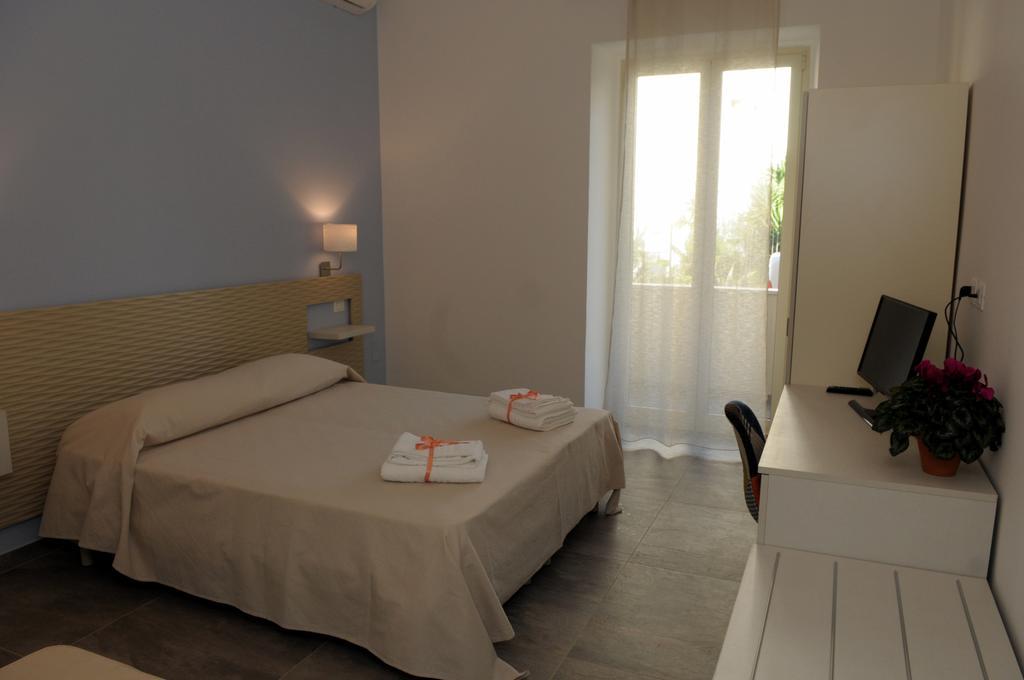 Della Torre Rooms Lecce Exterior photo